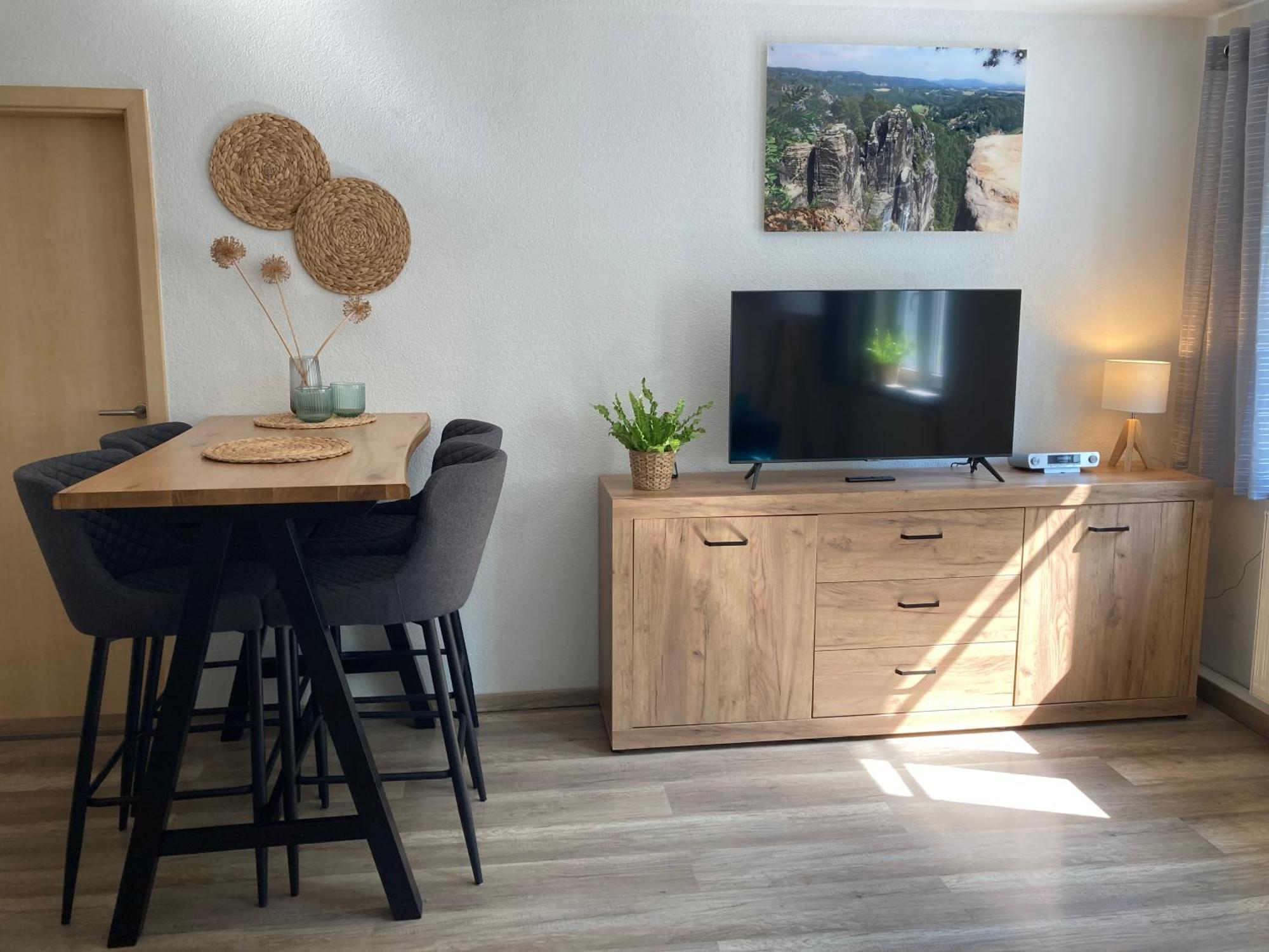 Sandstein-Ferien, Kamin, Fewo "Wanderfalke", Zentral & Ruhig, Terrasse, Saechs Schweiz Кёнигштайн-ан-дер-Эльбе Экстерьер фото